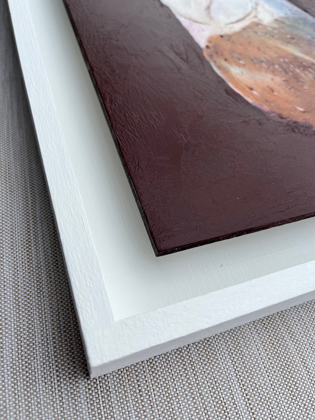 close up of the white floating frame